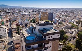 Hotel Oscar Gold